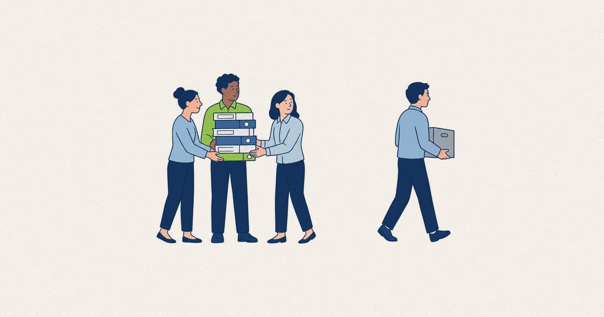 Employé qui part avec sa boîte pendant que l'équipe se partage ses dossiers, le coût caché du roulement du personnel